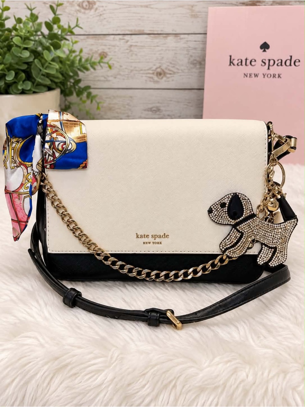 kate spade Cream & Black Two-Tone Crossbody with Gold Chain